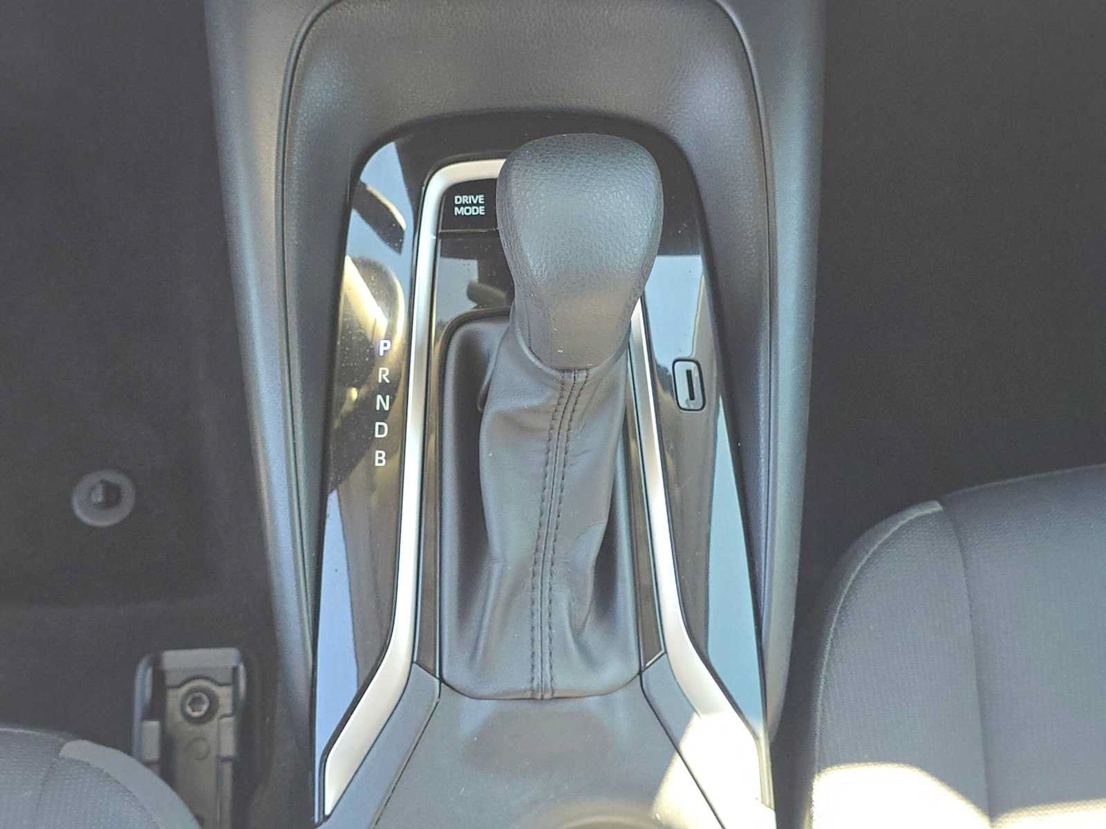 Certified 2025 Toyota Corolla LE FWD image 31