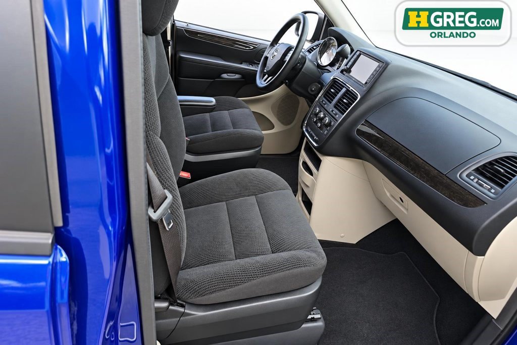 Used 2020 Dodge Grand Caravan SE w/ UConnect Hands-Free Group FWD image 11