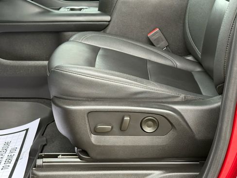 Used 2023 Chevrolet Tahoe Z71 w/ Luxury Package image 12