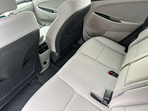 Used 2019 Hyundai Tucson Sport image 12