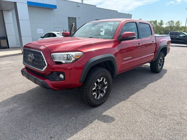 Used 2018 Toyota Tacoma TRD Off-Road AWD/4WD image 2