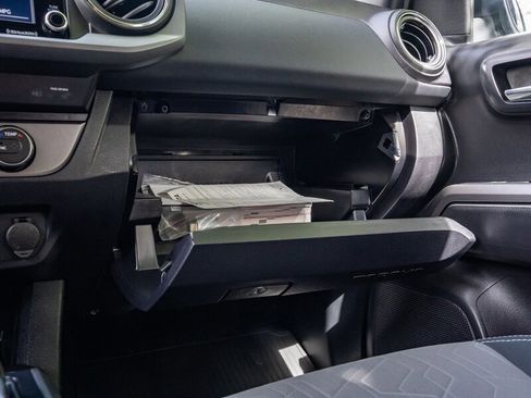 Used 2022 Toyota Tacoma TRD Sport image 27