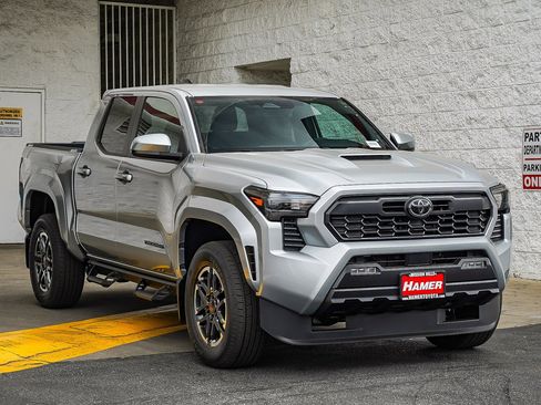 New 2026 Toyota Tacoma TRD Sport image 3