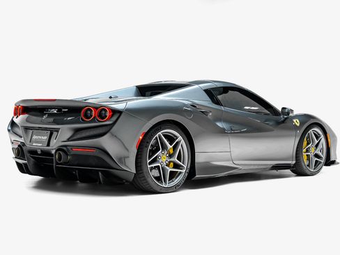 Used 2022 Ferrari F8 Tributo RWD image 16