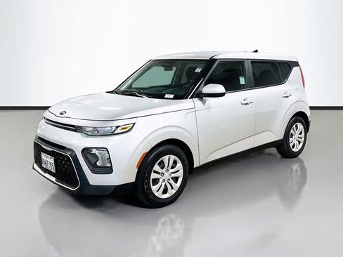 Certified 2021 Kia Soul LX image 3