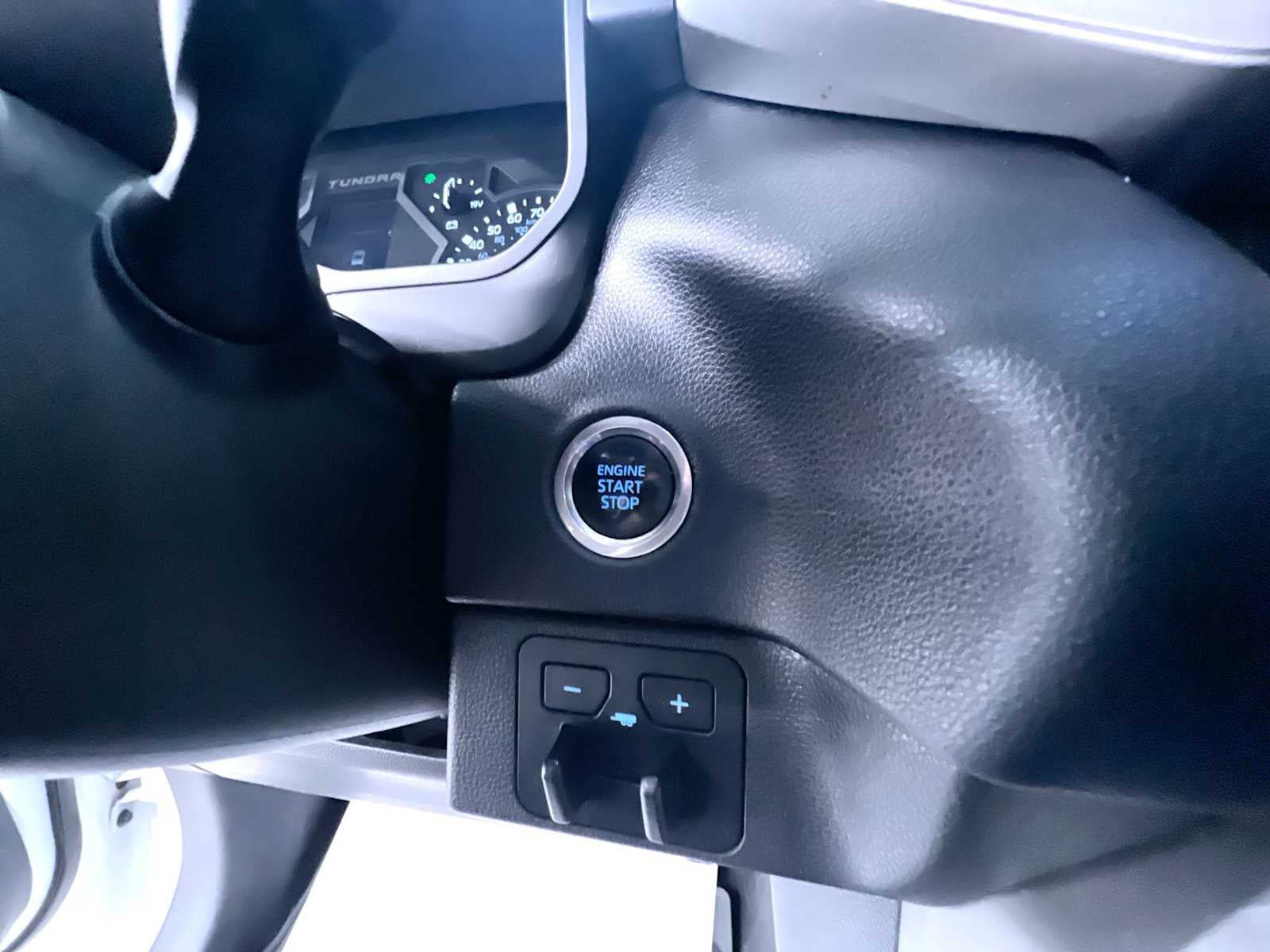 Used 2022 Toyota Tundra SR5 AWD/4WD image 17