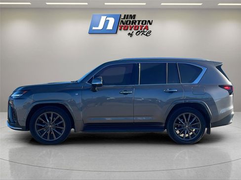 Used 2024 Lexus LX 600 F Sport image 8