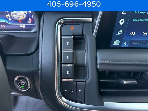 Used 2023 Chevrolet Suburban Z71 w/ Off-Road Capability Package AWD/4WD image 26