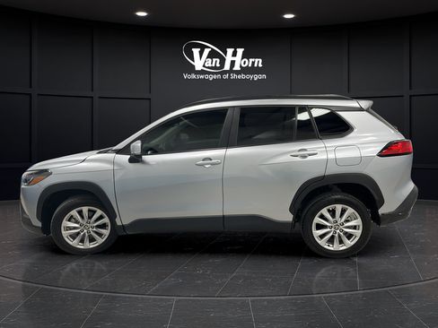 Used 2023 Toyota Corolla Cross LE FWD image 6