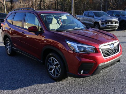 Used 2021 Subaru Forester Premium image 10