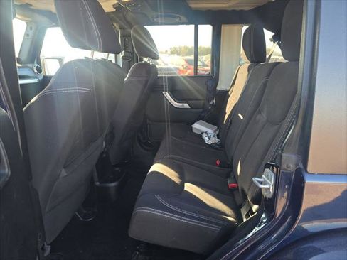 Used 2013 Jeep Wrangler Unlimited Sahara image 16