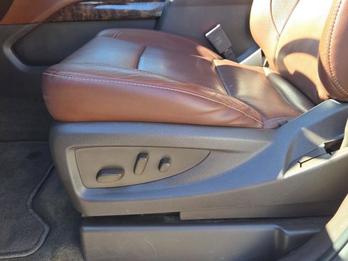 Used 2018 Chevrolet Suburban Premier image 19