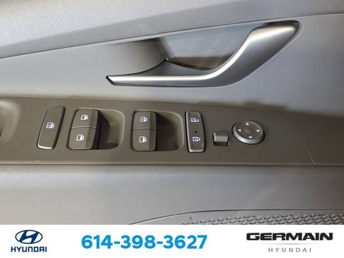 Used 2023 Hyundai Elantra SEL w/ Preferred Accessory Package FWD image 26