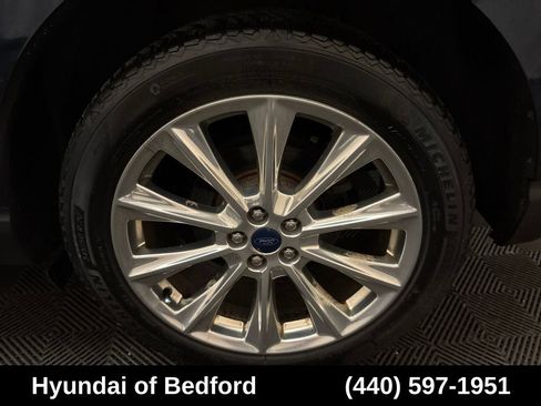 Used 2017 Ford Edge Titanium w/ Equipment Group 301A AWD/4WD image 29