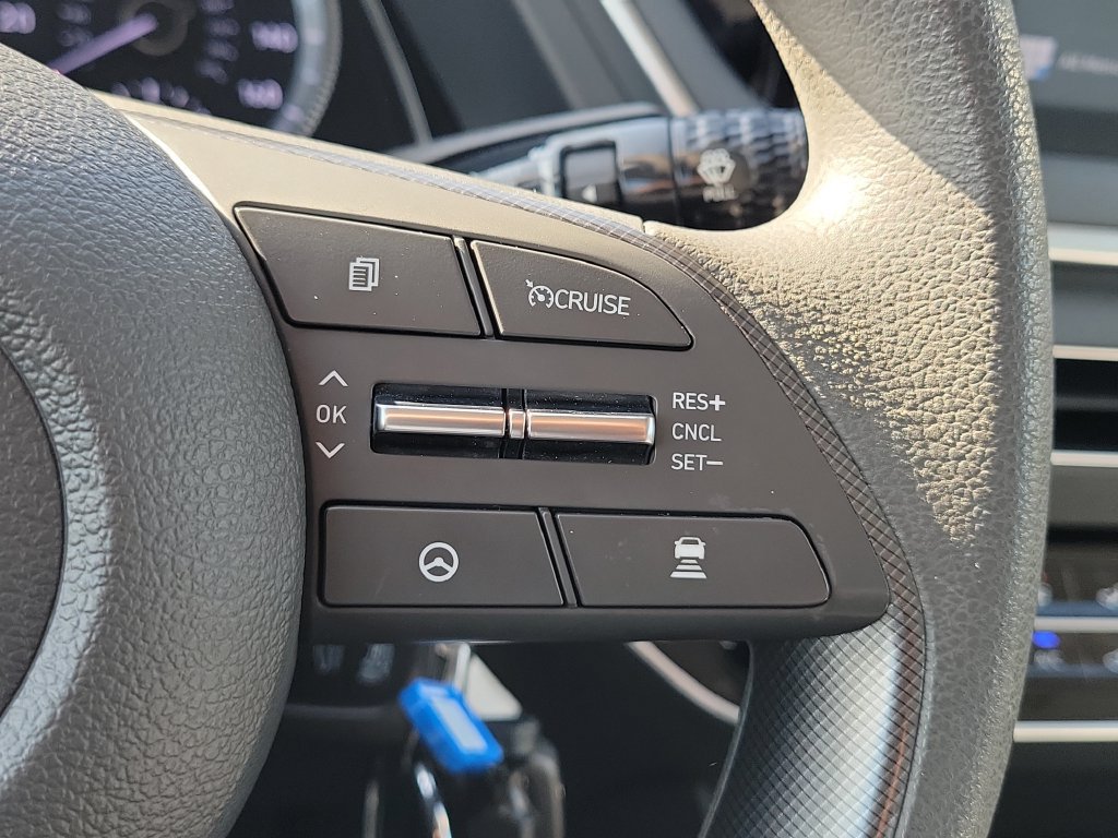 Used 2021 Hyundai Sonata SE w/ Preferred Accessory Package FWD image 9