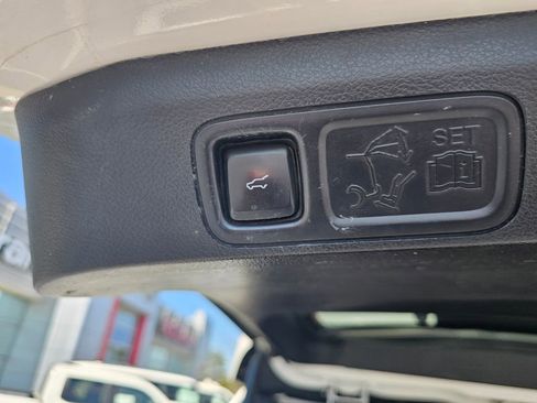 Used 2019 Ford Expedition Limited w/ Equipment Group 303A AWD/4WD image 13