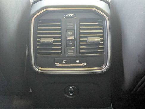 Used 2024 Porsche Macan S AWD/4WD image 15