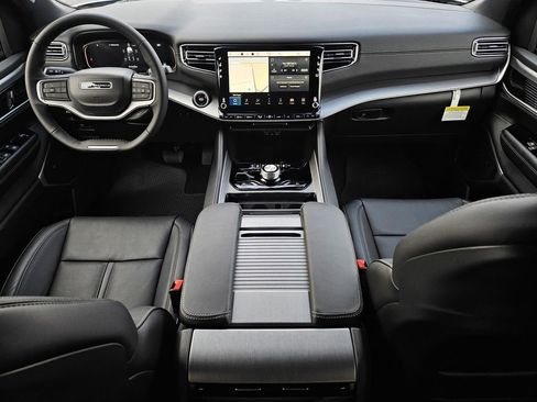 New 2026 Jeep Grand Wagoneer image 32