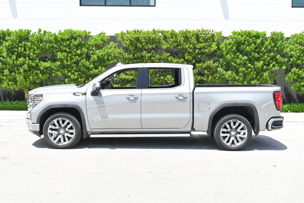 Used 2023 GMC Sierra 1500 Denali w/ Denali Reserve Package AWD/4WD image 7