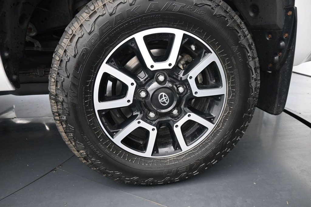 Used 2021 Toyota Tundra Limited w/ TRD Off-Road Package AWD/4WD image 15