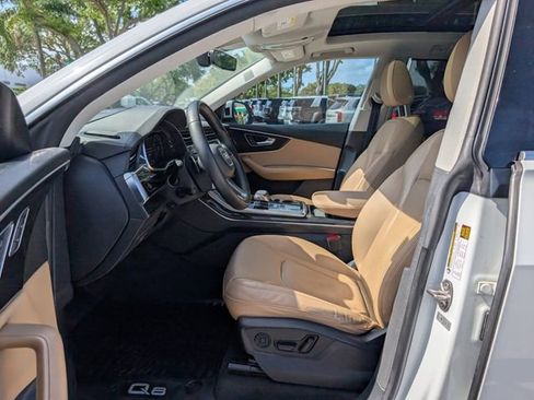Used 2019 Audi Q8 Prestige w/ Towing Package AWD/4WD image 10