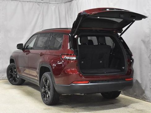 New 2025 Jeep Grand Cherokee L Altitude image 32