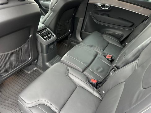 New 2026 Volvo XC90 T8 Ultra w/ Protection Package Premier AWD/4WD image 11