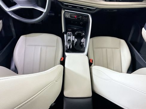 Used 2025 Audi Q5 Premium Plus w/ Premium Plus AWD/4WD image 16