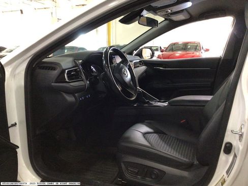 Used 2023 Toyota Camry SE image 12