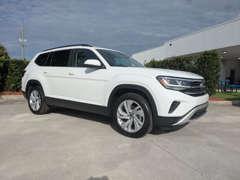 Certified 2023 Volkswagen Atlas SE FWD image 2