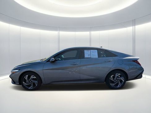 Used 2025 Hyundai Elantra SEL image 7