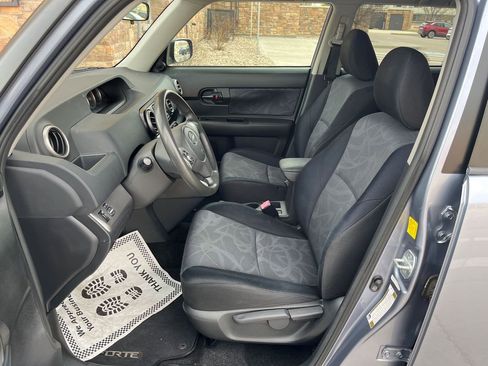 Used 2011 Scion xB image 10