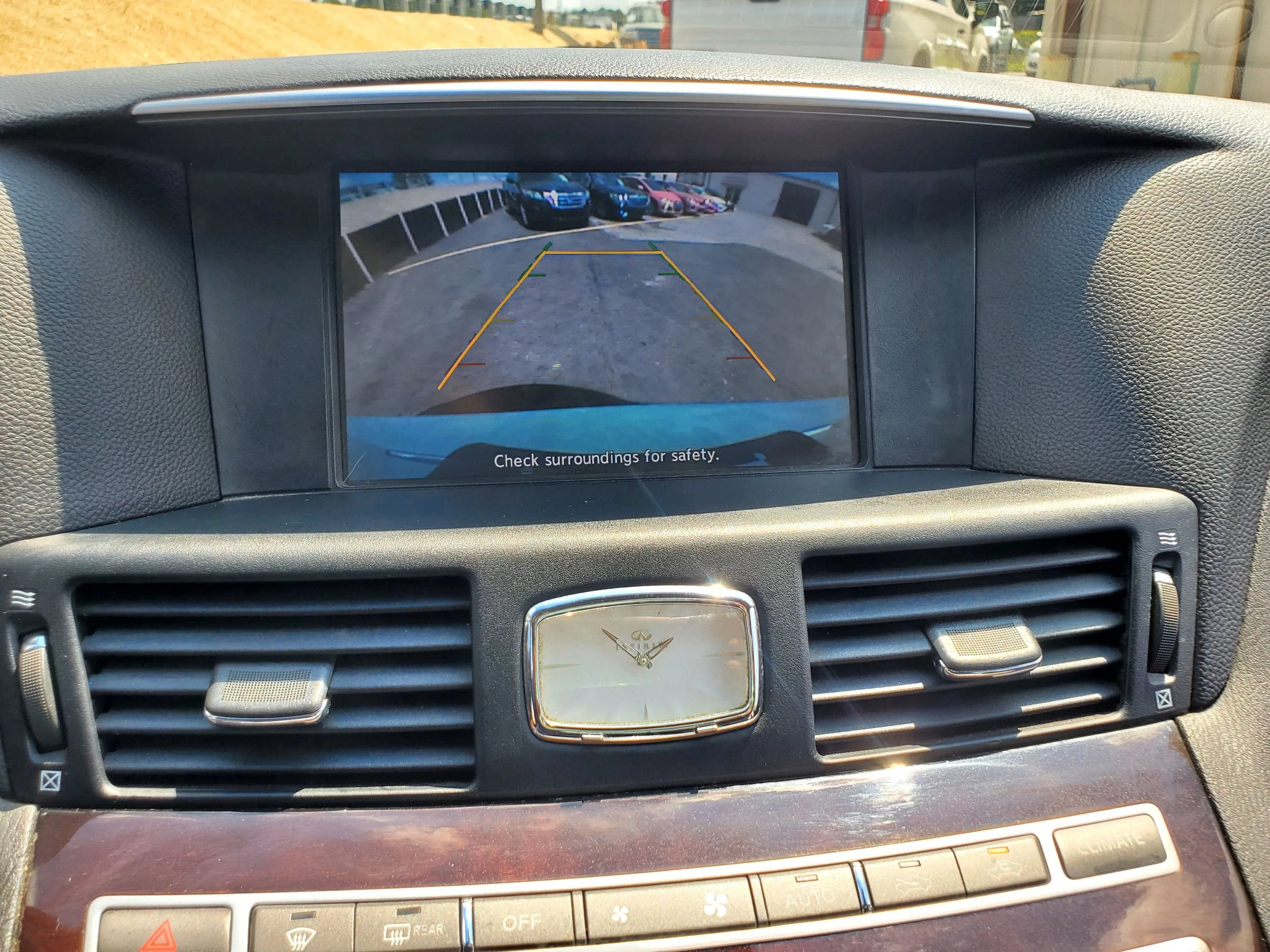 Used 2012 INFINITI M37 x w/ Premium Pkg AWD/4WD image 3