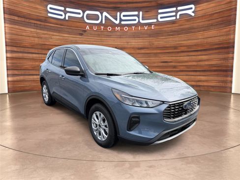 Used 2024 Ford Escape Active AWD/4WD image 9