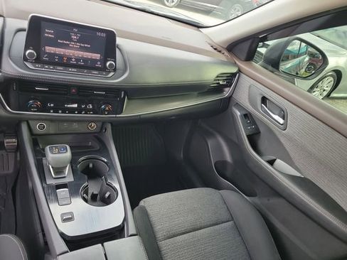 Used 2021 Nissan Rogue SV image 15