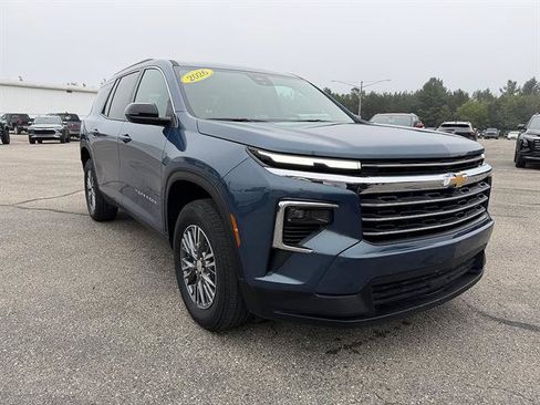 Used 2026 Chevrolet Traverse LT AWD/4WD image 8