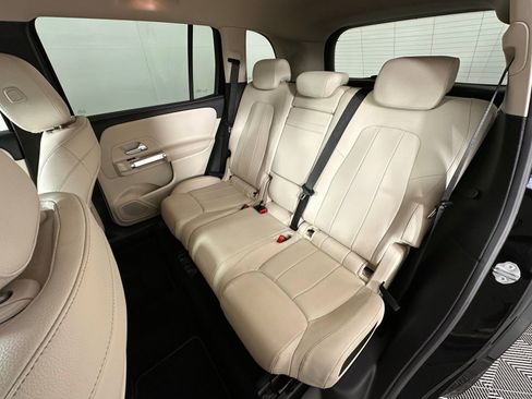 Used 2020 Mercedes-Benz GLB 250 image 28