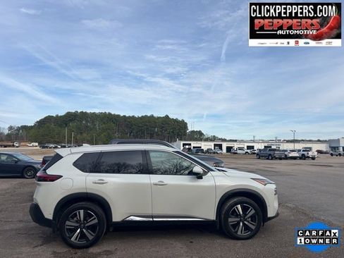 Used 2023 Nissan Rogue SL w/ SL Premium Package image 6