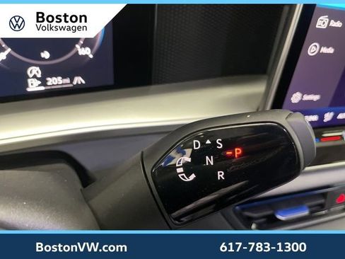 New 2026 Volkswagen Tiguan SE AWD/4WD image 18