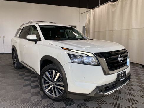 Used 2022 Nissan Pathfinder Platinum w/ Cargo Package AWD/4WD image 1