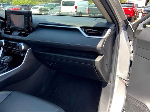 Used 2022 Toyota RAV4 XLE Premium FWD image 19