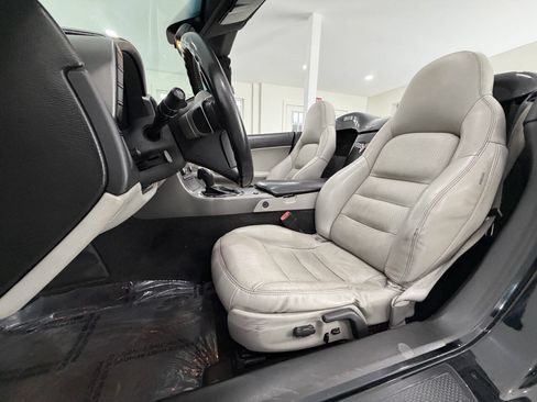 Used 2006 Chevrolet Corvette Convertible RWD image 17