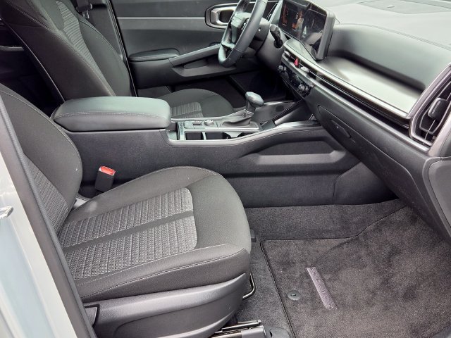 Used 2026 Kia Sorento LX FWD image 17