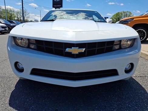 Used 2011 Chevrolet Camaro LT RWD image 2