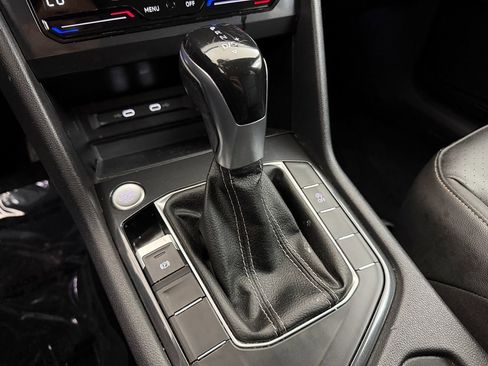 Used 2023 Volkswagen Tiguan SE FWD image 21