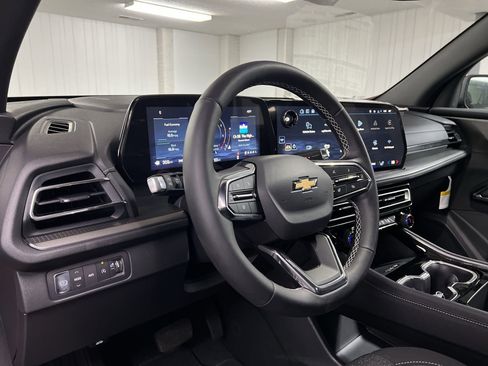 New 2025 Chevrolet Traverse LT image 10