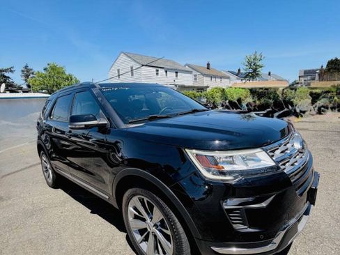 Used 2018 Ford Explorer Limited AWD/4WD image 5