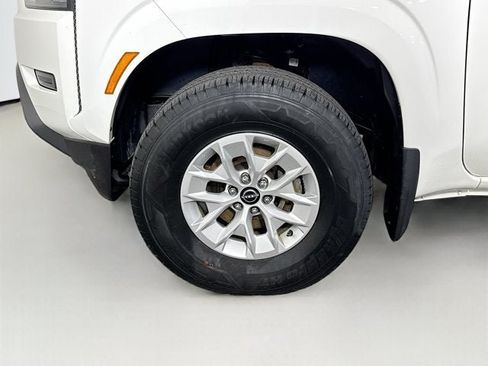 Used 2024 Nissan Frontier SV w/ Technology Package AWD/4WD image 28