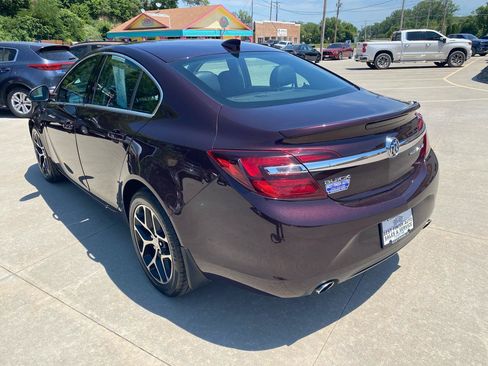Used 2017 Buick Regal Sport Touring FWD image 8