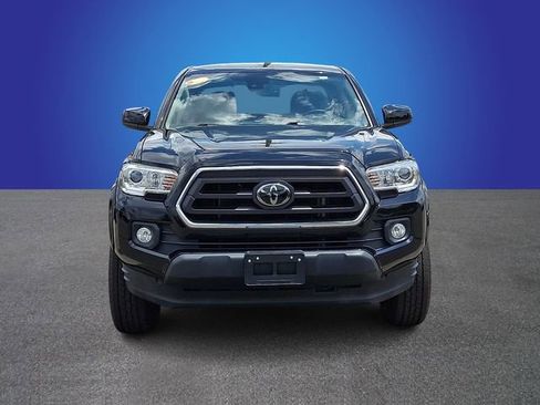 Used 2021 Toyota Tacoma SR5 AWD/4WD image 2